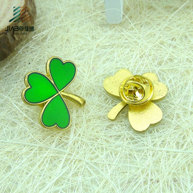 Custom Designed Flower Gold Lapel Pin with Transparent Enamel