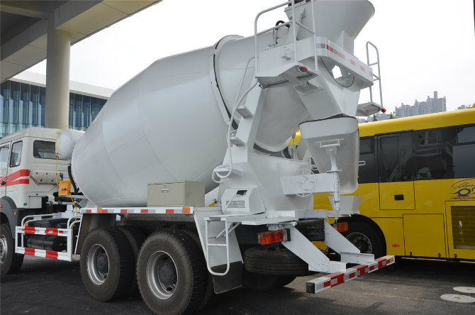 Beiben 6X4 8m3 Capacity Concrete Mixer Truck