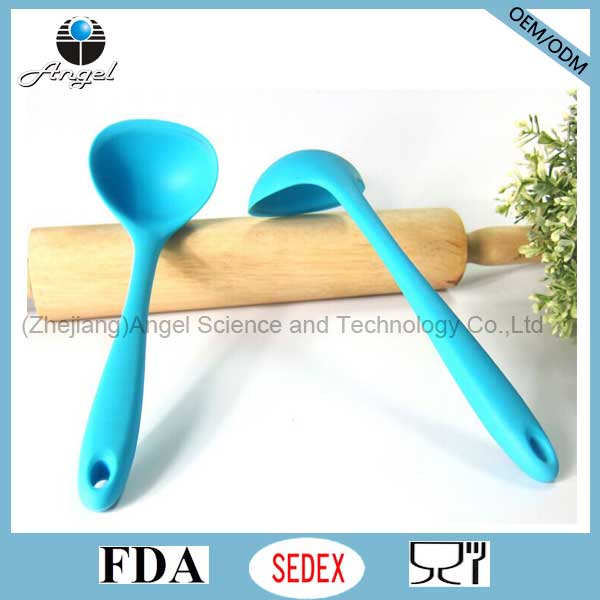 Hot Sale Silicone Cooking Spoon for Kitchen Tool Silicone Soup Spoon Sk14