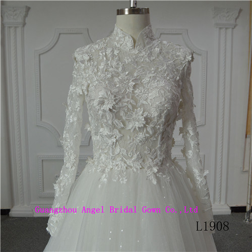 Elegant Long Sleeves Bridal Dress