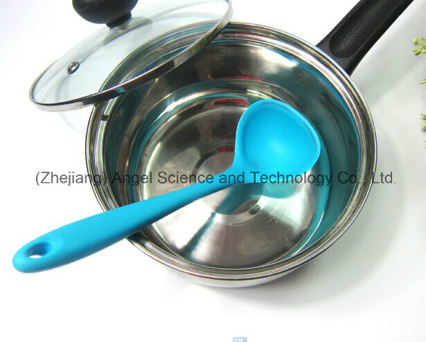 Hot Sale Silicone Cooking Spoon for Kitchen Tool Silicone Soup Spoon Sk14