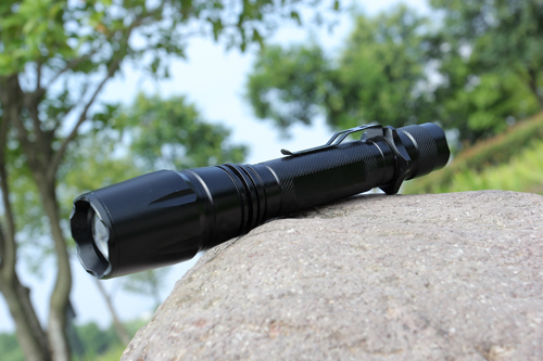 Telescopic Focusing LED Flashlight with Ce, RoHS, MSDS, ISO, SGS