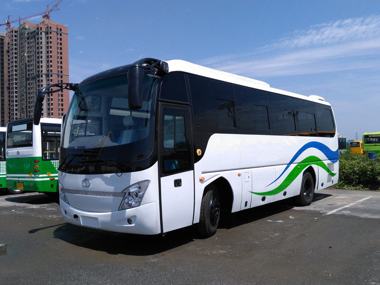 37-39 Seats Luxury Passenger Bus with Yuchai Rear Engine