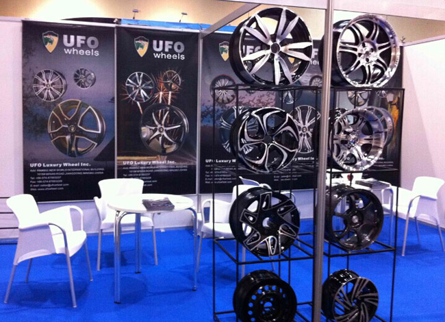 White With Black Painted Inner Groove Wheel UFO-202