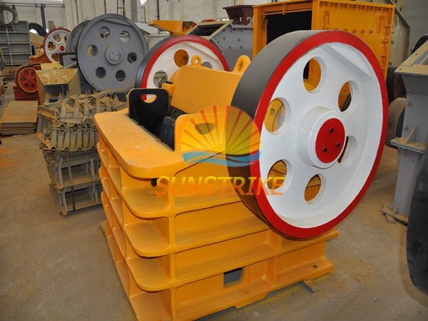 New Type Professional Jaw Crusher with Factory Price PE-250*400