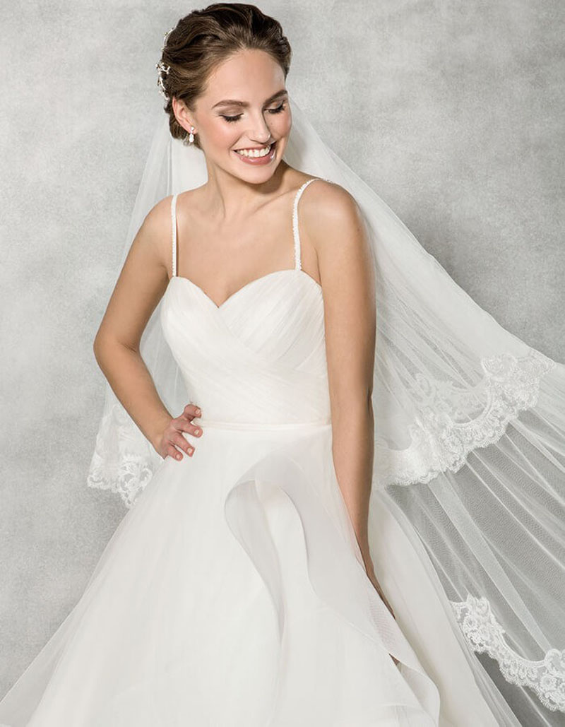 Luxury Ball Gown Wedding Dress with Layers of Soft Tulle Cascade to The Floor