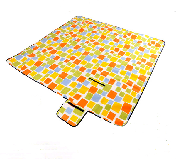 2 * 2 M Thick Moisture Pad Picnic Mat