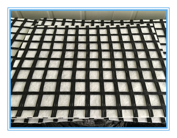 Fiberglass Geogrid Composite with Polyester Geotextile 150g