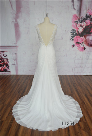 Handmade Flowers Elegant Strapless Beaded A Line Chiffon Bridal Gown