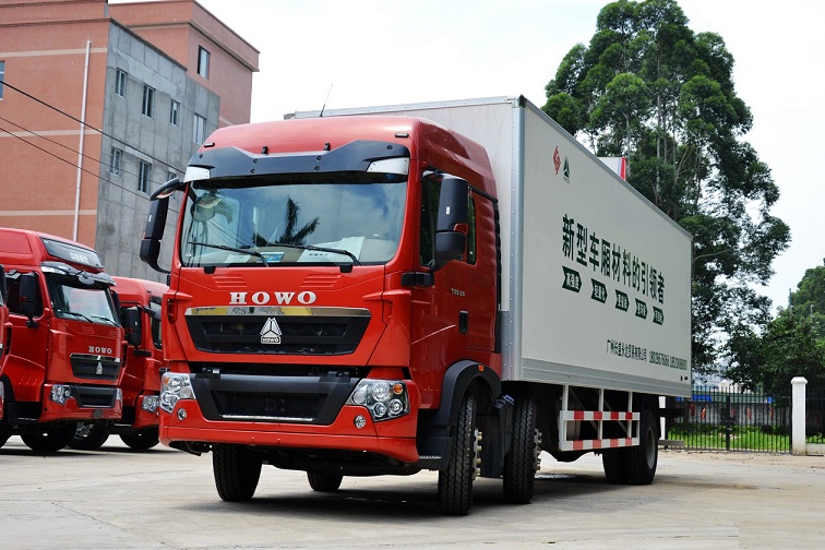 Sinotruk HOWO T5g 336HP 35ton 8X4 Cargo Truck