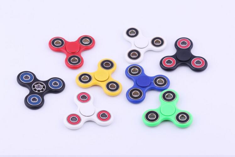 2017 Wholesale Plastic Finger Toys Fidget Spinner Fingertip Gyro with Different Colors