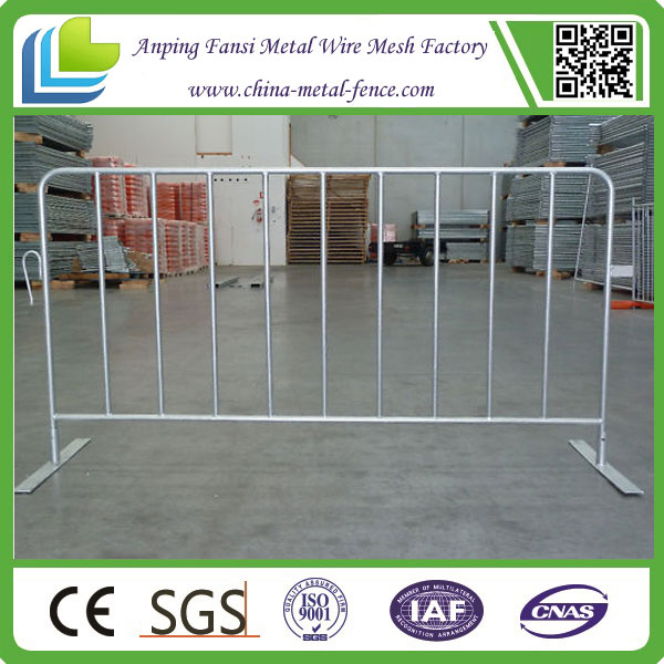 Road Safety Galvanized Steel Mobile Barrier with Wheels