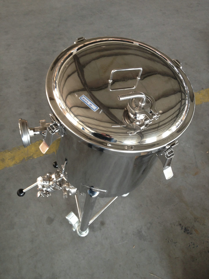 Stainless Steel Wheeled Conical Fermentation Tank