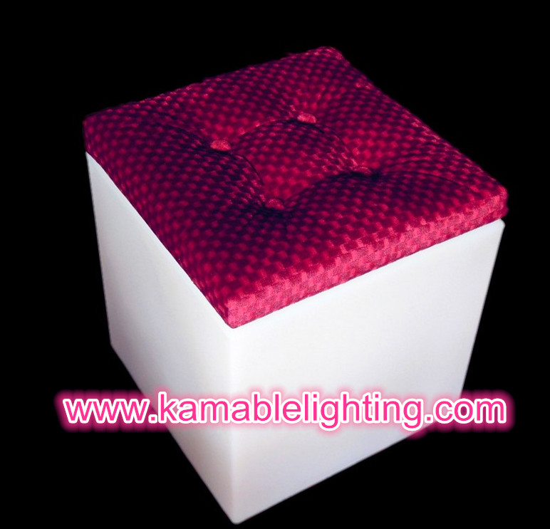 LED Cube with Cushion (B005)