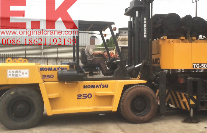 25ton Japanese Komatsu Diesel Forklift (FD250-7)