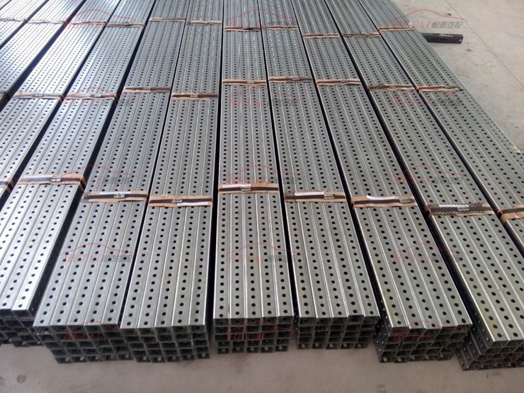 China Factory Supply Perforated Steel Square Tracffic Sign Posts with Best Price