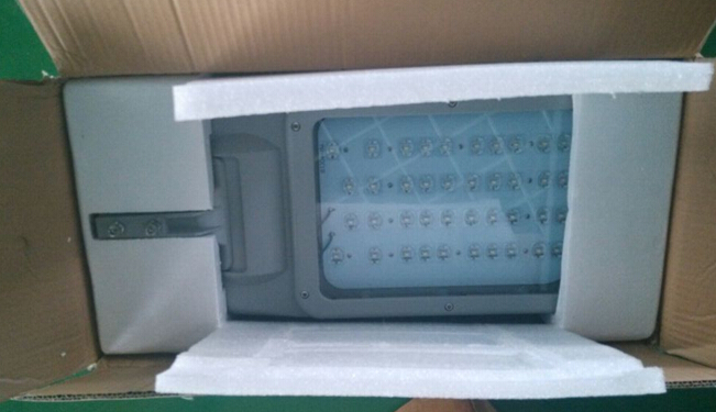 Long Lifespan 62000h 120W LED Street Light/ LED Street Lamp