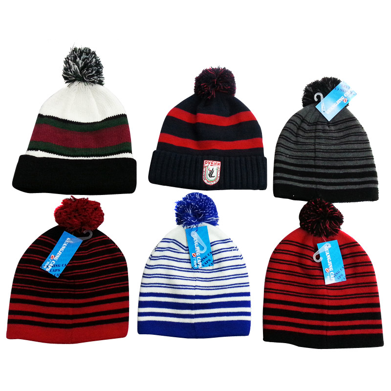 Knitted Beanie with POM POM NTD001