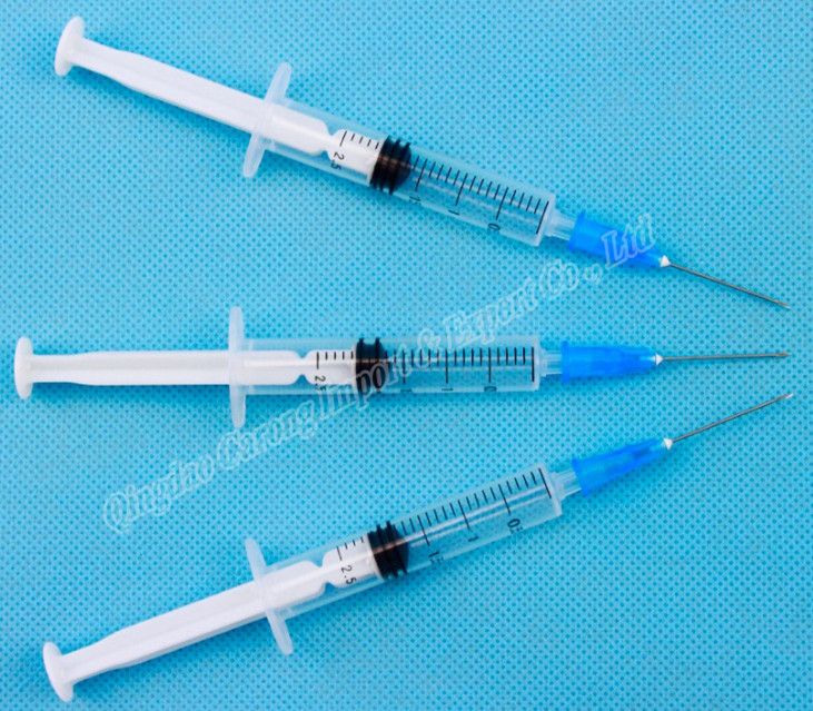 Disposable Hypodermic Syringe with Needle