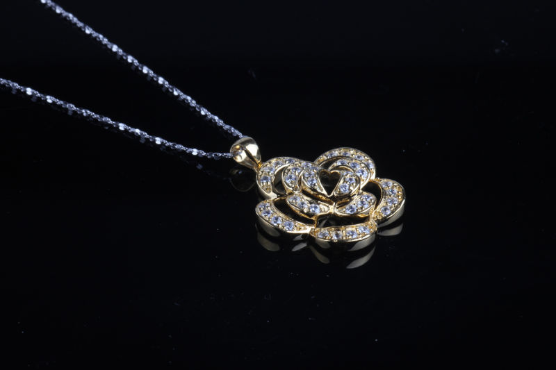 Beautiful Flower Shape Cubic Zirconia Fashion Silver Necklace Jewelry