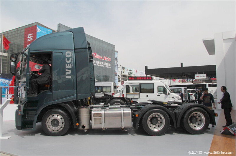 China Famous Brand Iveco Tractor Truck