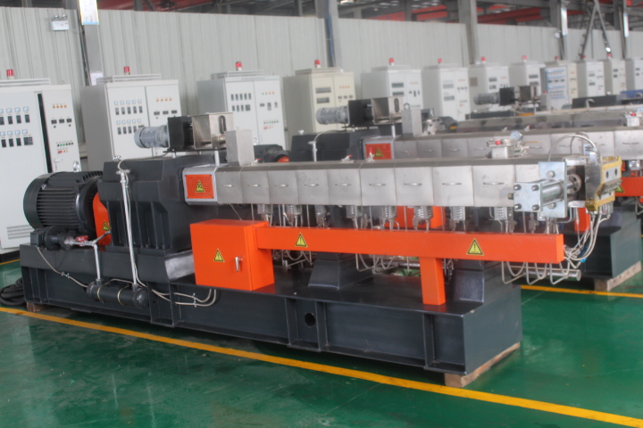 Tsh-65 130kw Conical Twin Screw Plastic Recycling Extruder