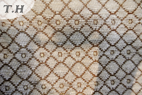 Small Latticed Chenille Jacquard Sofa Fabric and Furniture Fabric (FTH31251C)