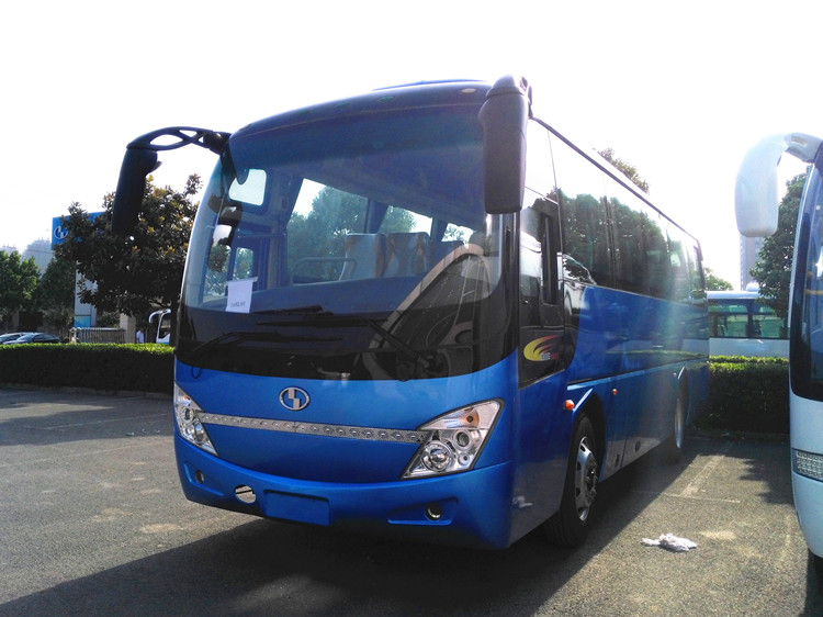 High Quality 9m 43 Seats Tourist Bus in Sales Promotion