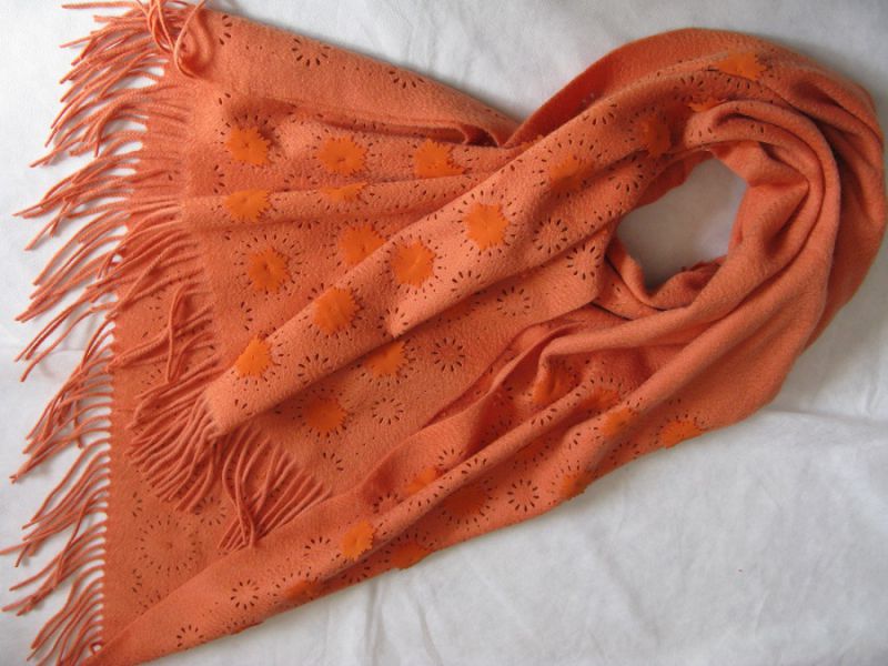 30% Cashmere 70% Wool Sunny Carving Shawl