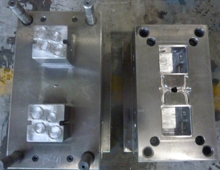 PVC/PP Electrical Box Mould in Zhejiang Taizhou (0110)