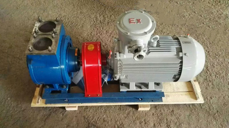 Self-priming fuel oil sliding vane pump