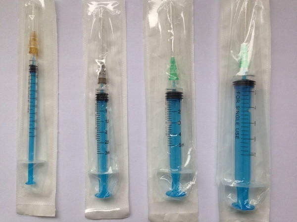 Plastic Medical Auto-Disable Syringes After Use