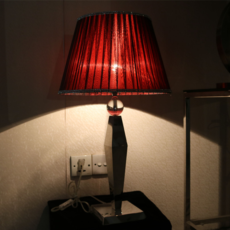 Antique Hotel Decorative Red Silk Shade Bedside Table Lamp