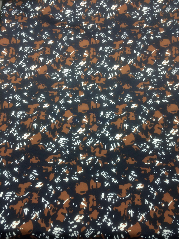 China Polyester Pongee Fabric for Fashion Apparels