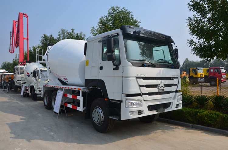 China Sinotruck HOWO 5m3-20m3 Concrete Mixer Truck for Sale