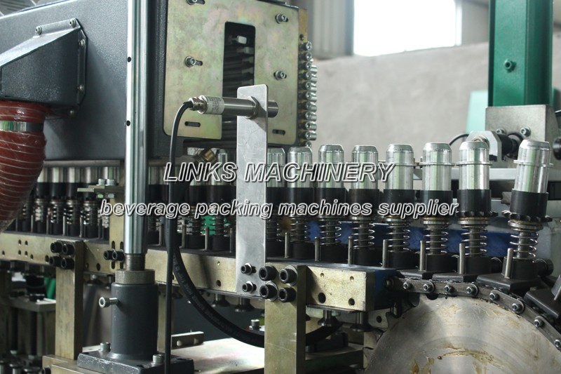 Plastic Bottle Making Machine in China