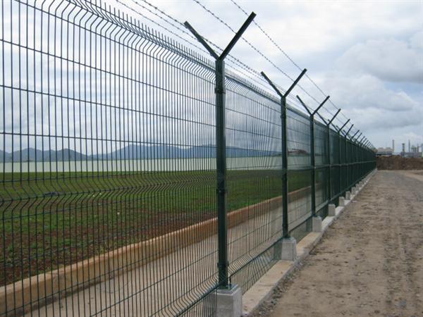 Barbed Wire for Isolation and Protection