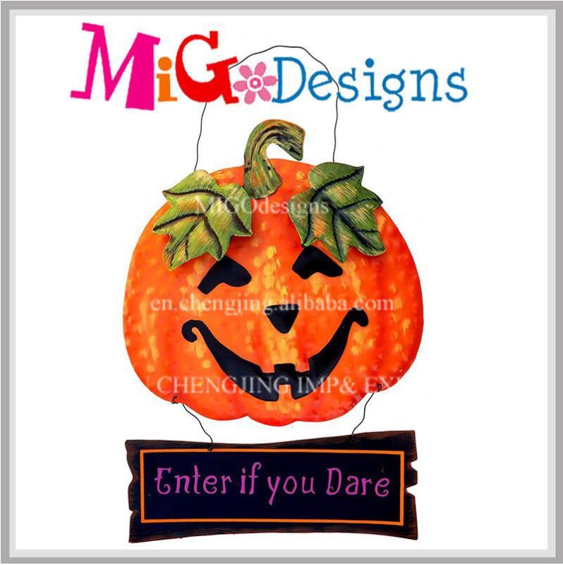 New Design Metal Halloween Pumpkin Hanging Sign Wall Decor