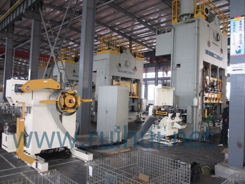 Straightener Feeder for Press Machine Using in Automobile Mould