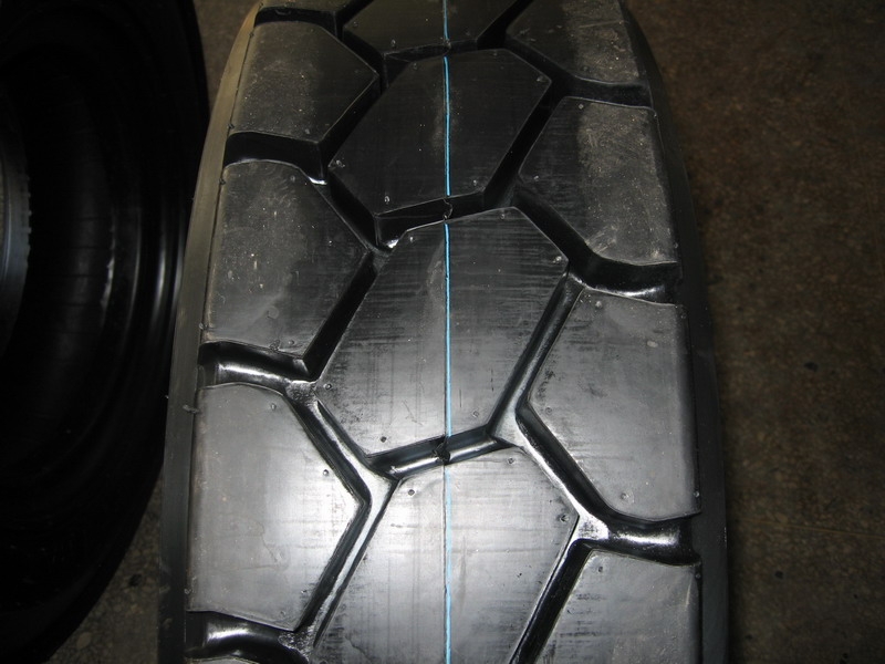 Industrial Tyre/Forklift Tyre with Size 1200-20 and 1000-20