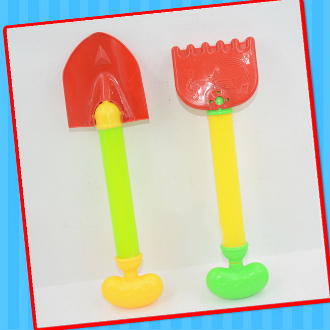 Plastic Toys Water Shooter Beach Toy with Candy for Kids