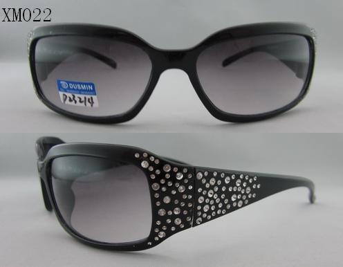 Fashionable Plastic Sunglasses P23214