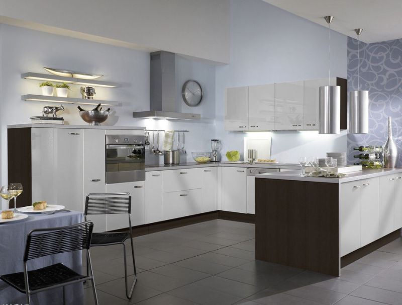 2016 Liner modern White Kitchen