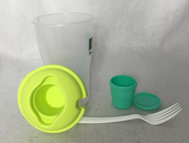 BPA Free Vegetable and Fruit Use Salad Shaker Cup with Fork