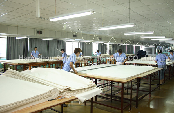 Soft Warm White Duck Down Duvets for Winter