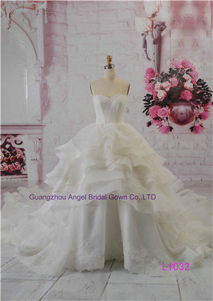 Fairy Ball Gown Bridal Gowns with a Crumb-Catcher Neckline