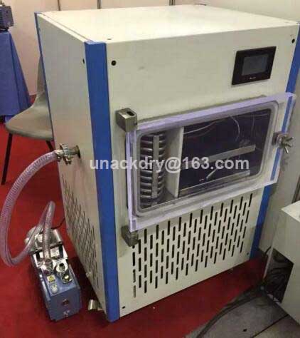 Vacuum Freeze Dryer Drying Banana, Strawberry