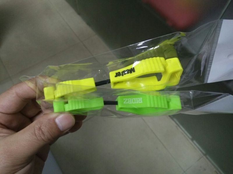 High Quality Pretty Plastic Gloves Safety Clip