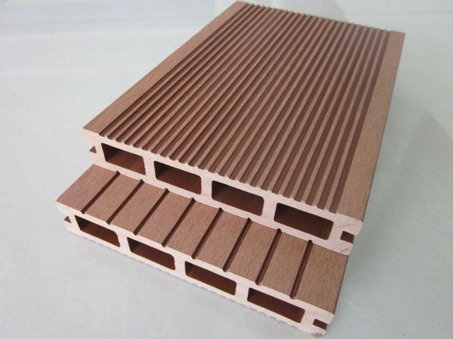 Wood Plastic Profile Extrusion Machinery with CE Certificate (SJSZ-65/132)