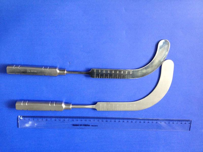 Sickle Shape Orthopedic Surgical Pectoral Detacher